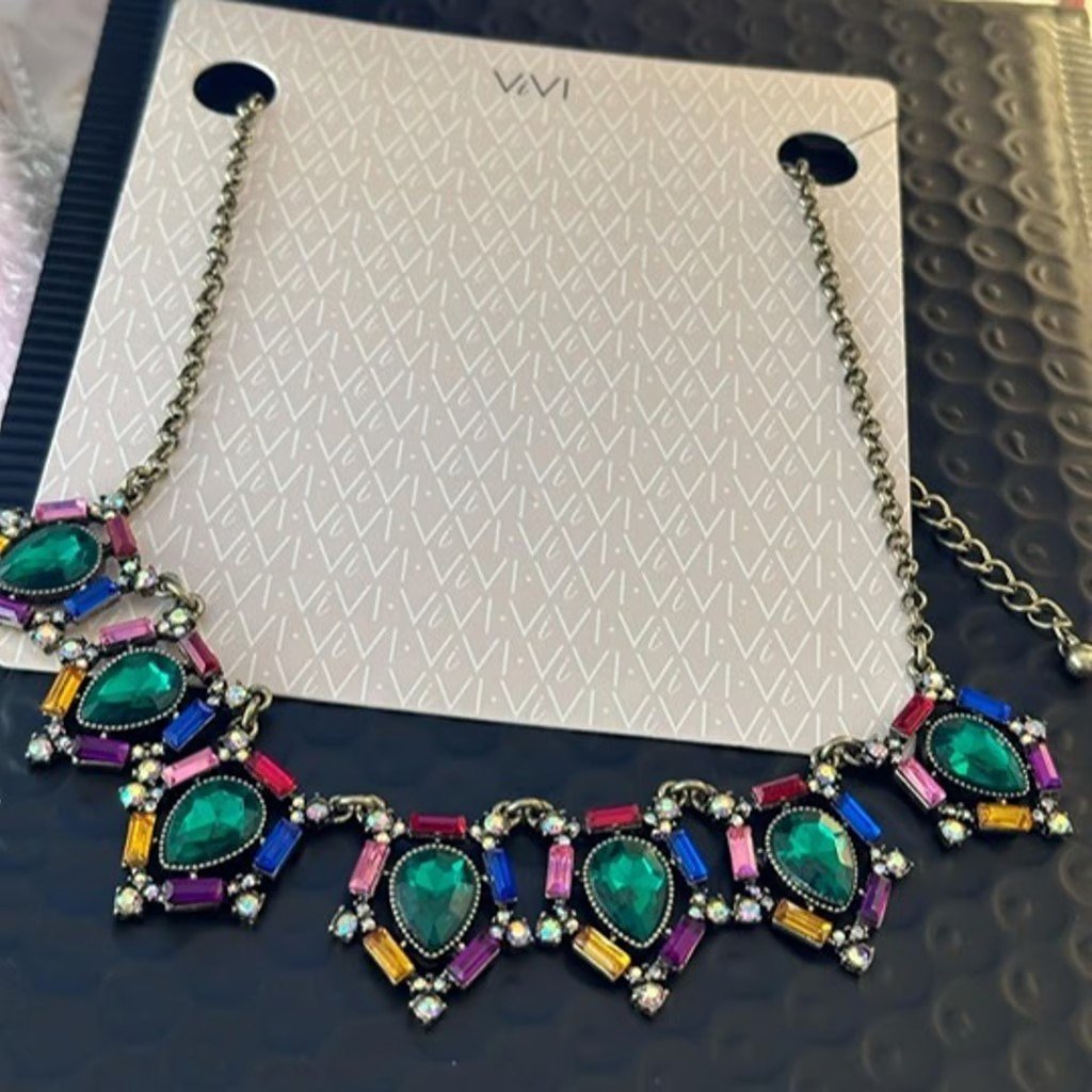 Vivi Necklace And Bracelet Set